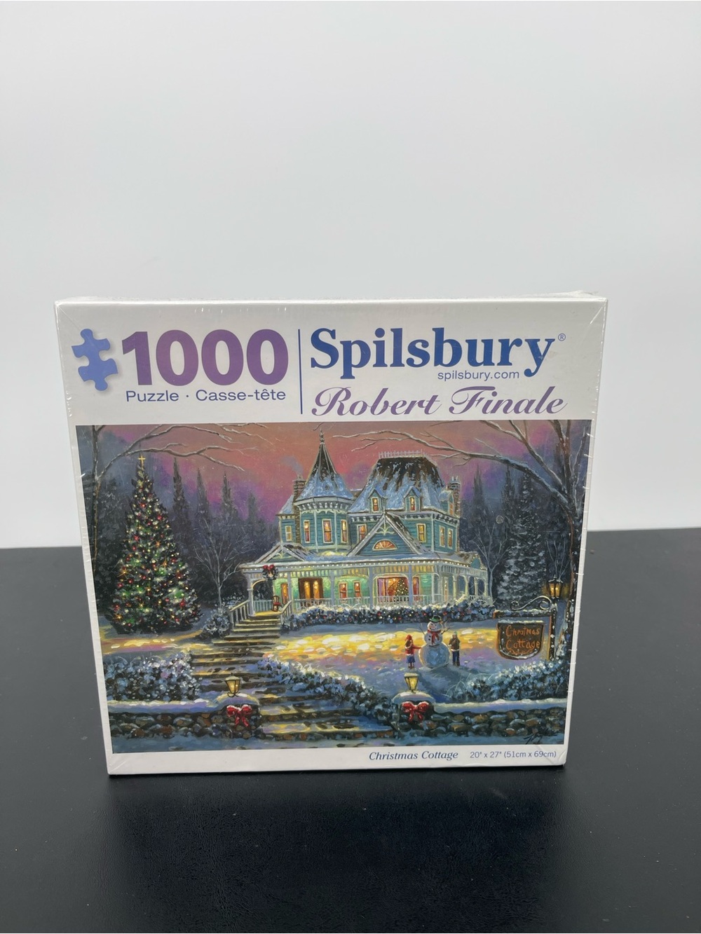 Spilsbury 1000-Piece Christmas Cottage